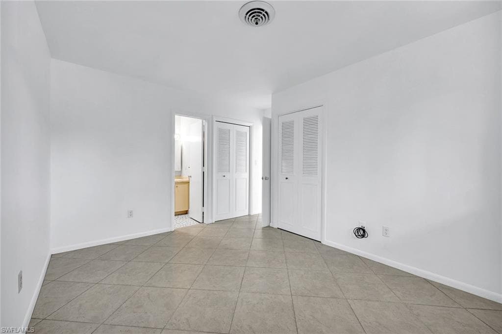 820 Ketch Dr 7, Naples, FL 34103-17