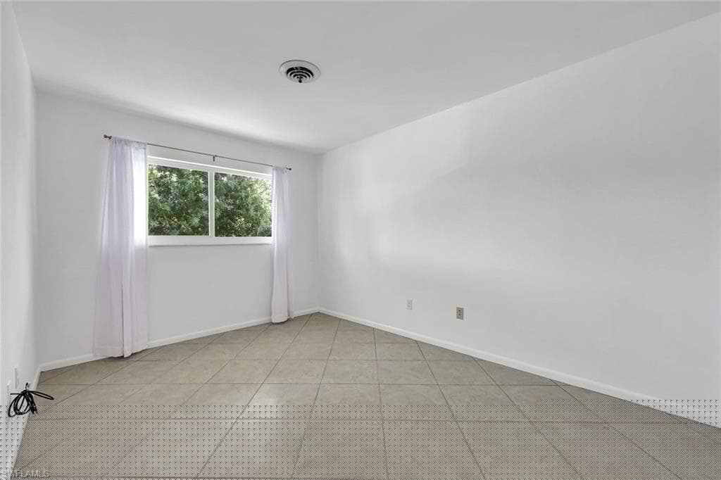 820 Ketch Dr 7, Naples, FL 34103-18