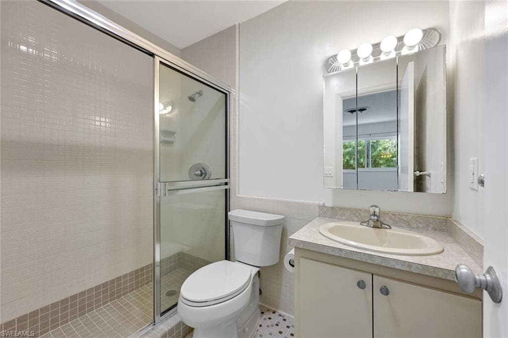820 Ketch Dr 7, Naples, FL 34103-19