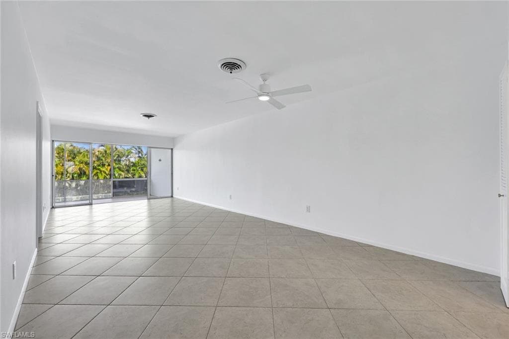 820 Ketch Dr 7, Naples, FL 34103-3
