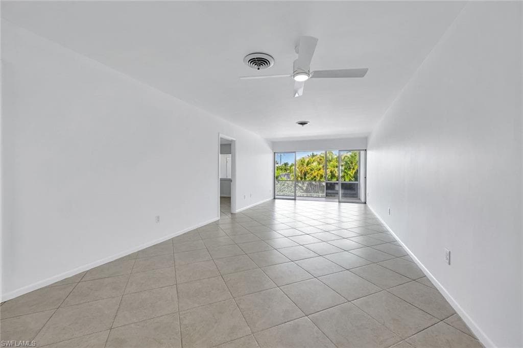 820 Ketch Dr 7, Naples, FL 34103-4