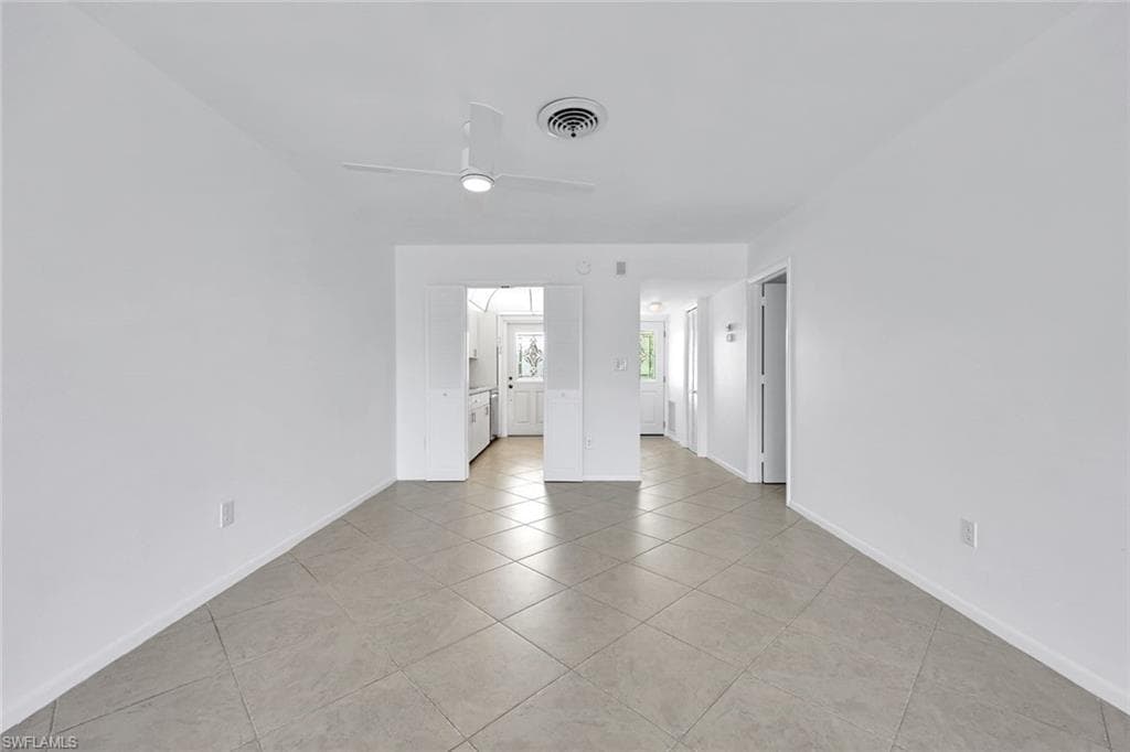 820 Ketch Dr 7, Naples, FL 34103-4