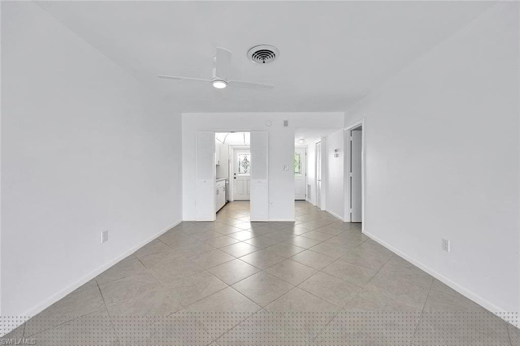 820 Ketch Dr 7, Naples, FL 34103-5