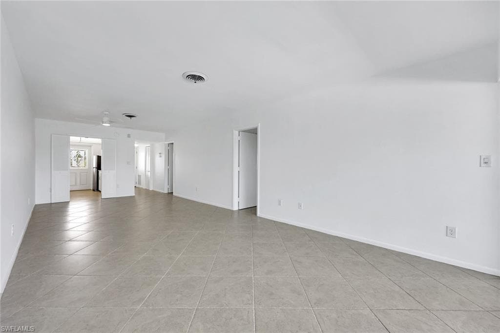 820 Ketch Dr 7, Naples, FL 34103-7
