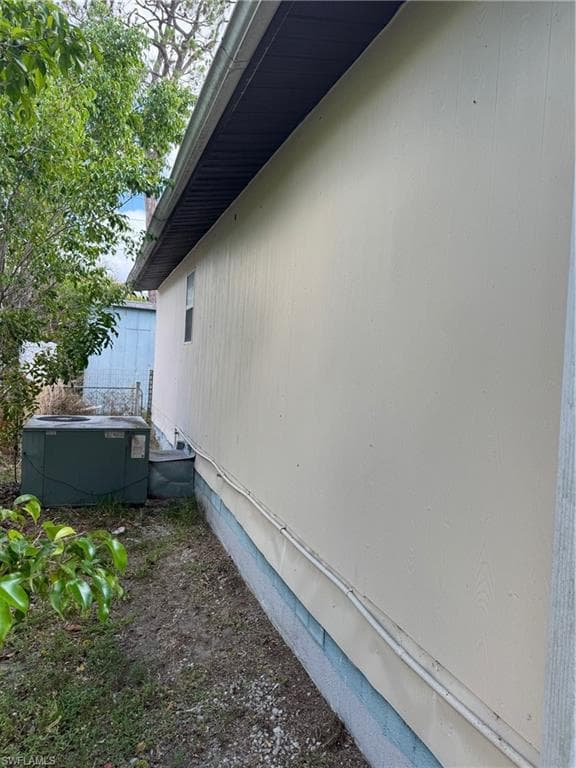 5317 Dixie Dr, Naples, FL 34113-2