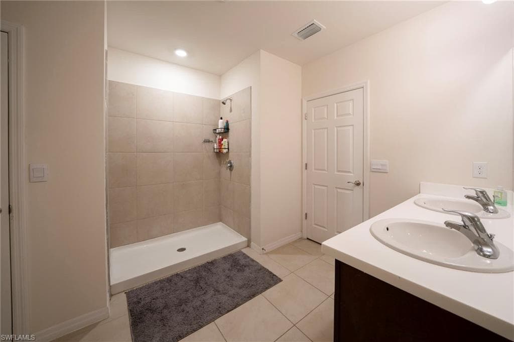 152 27th Ter, Cape Coral, FL 33904-12