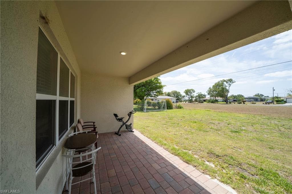 152 27th Ter, Cape Coral, FL 33904-21