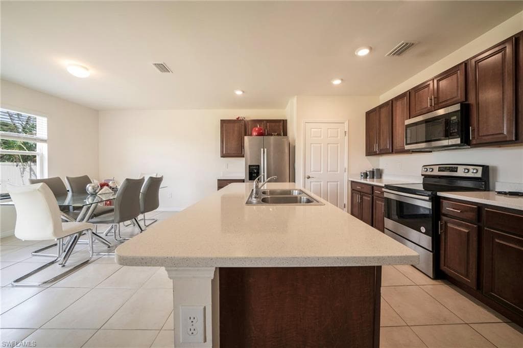 152 27th Ter, Cape Coral, FL 33904-6