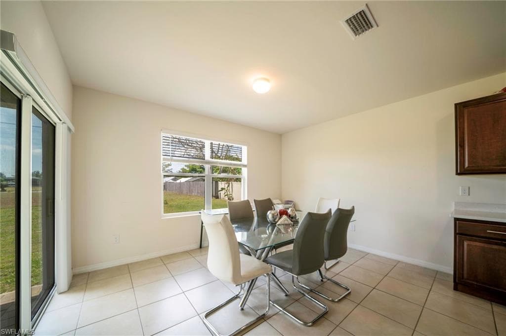 152 27th Ter, Cape Coral, FL 33904-8