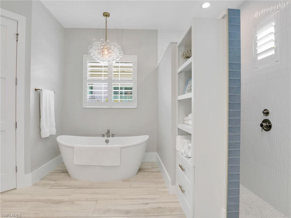 14243 Galley Ct, Naples, FL 34114-21