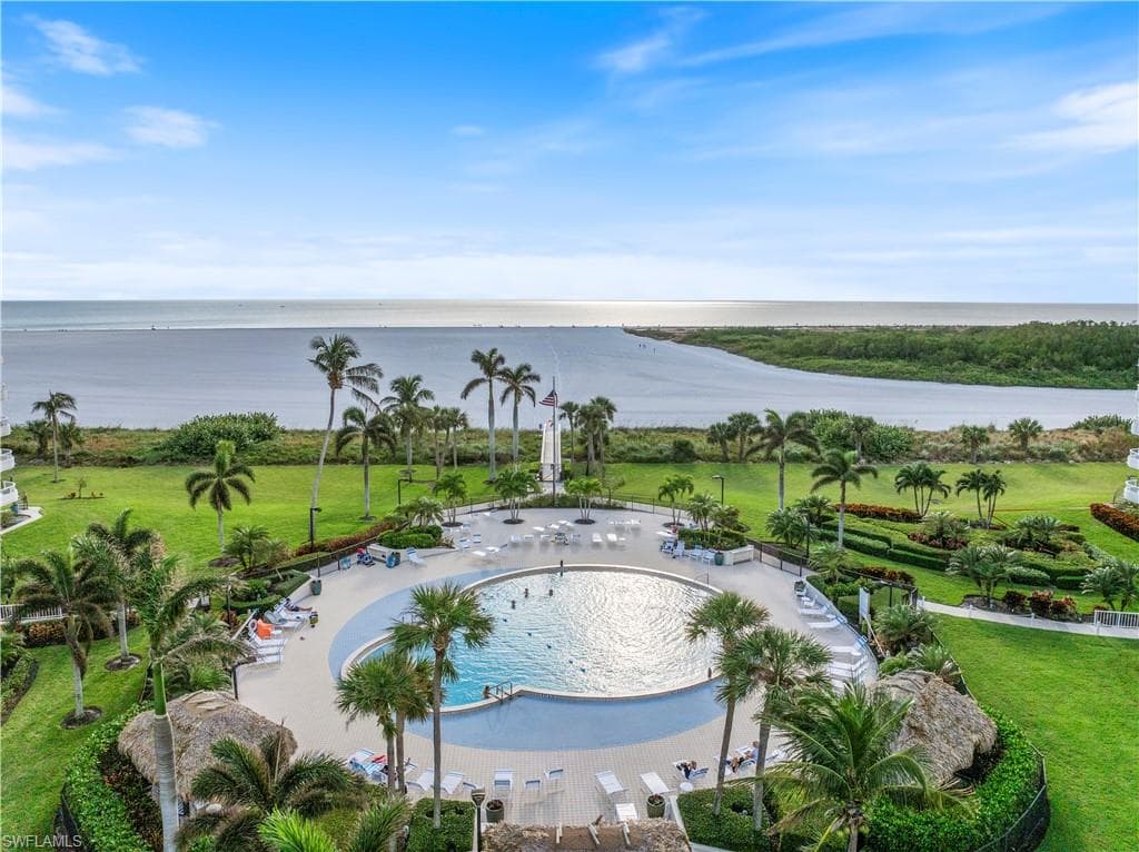 260 Seaview Ct 402, Marco Island, FL 34145-9