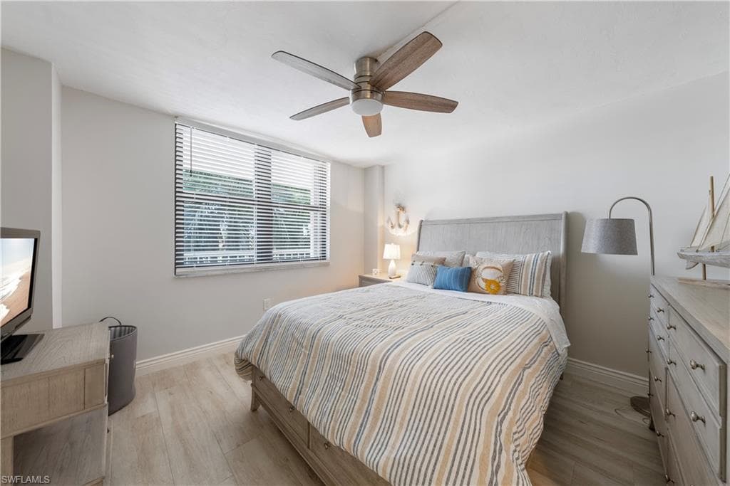 260 Seaview Ct 402, Marco Island, FL 34145-13