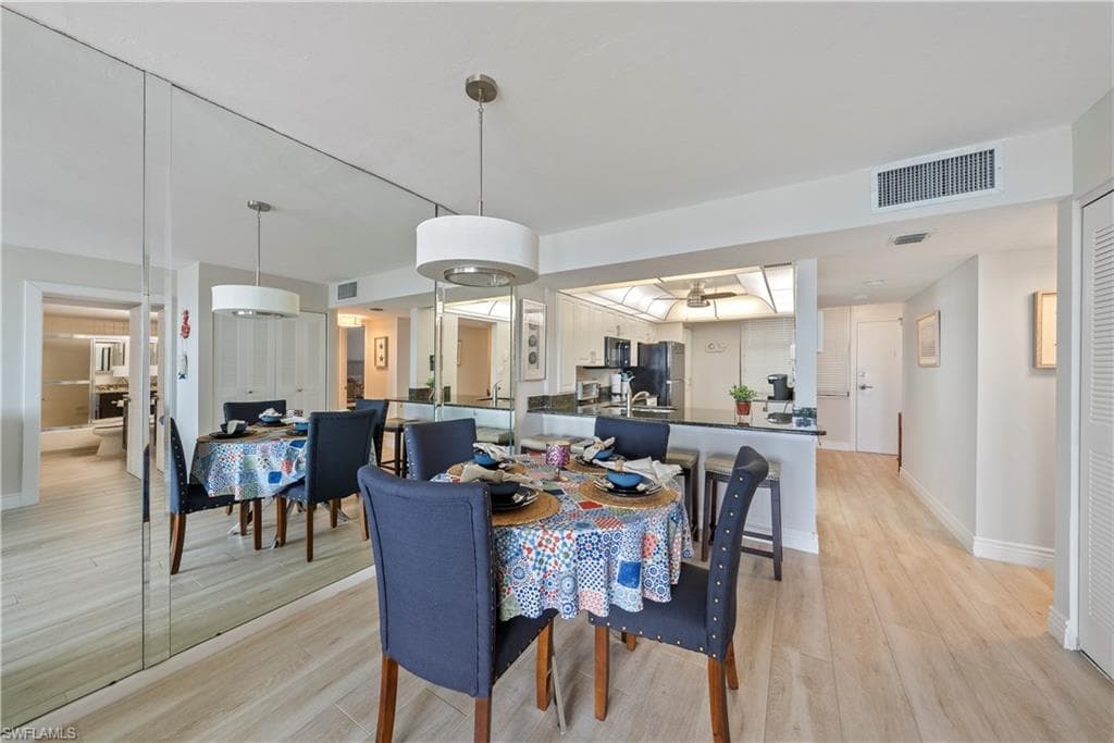 260 Seaview Ct 402, Marco Island, FL 34145-21