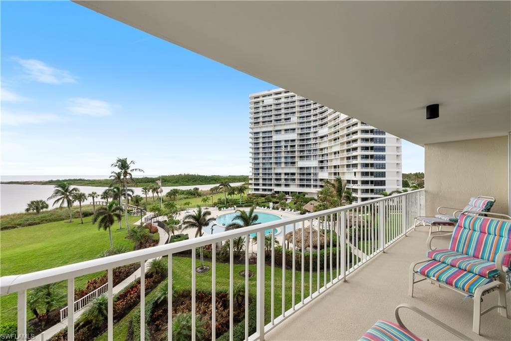 260 Seaview Ct 402, Marco Island, FL 34145-33