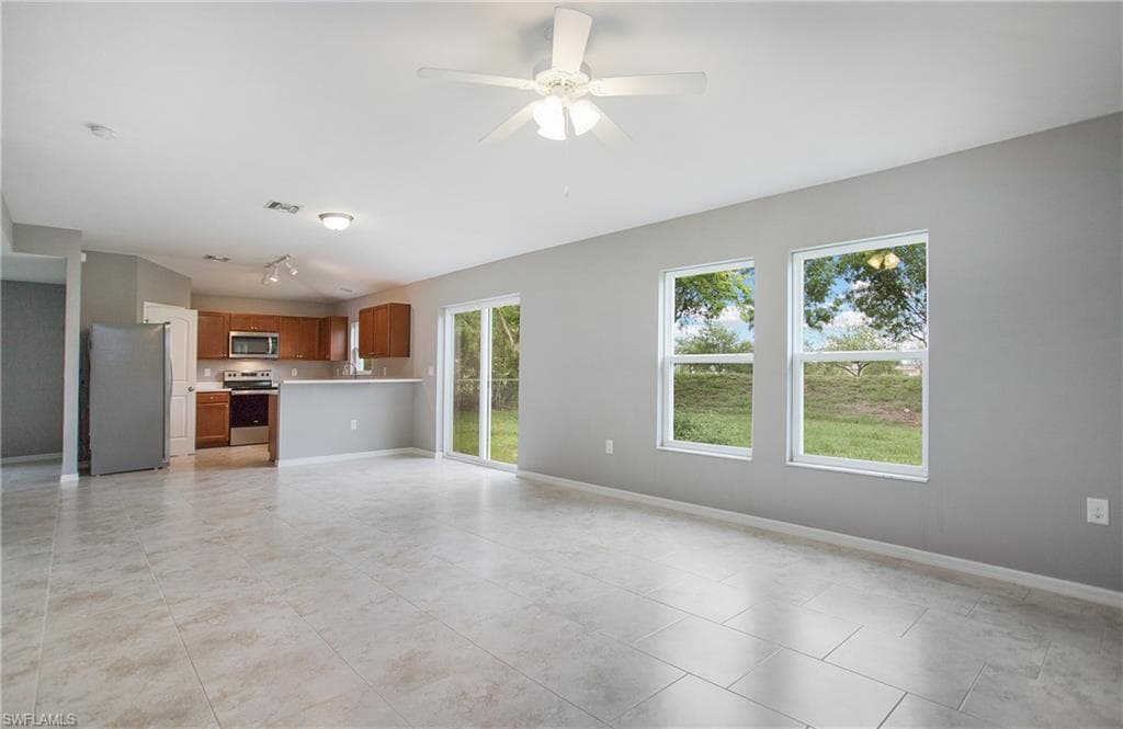 1821 25th St, Cape Coral, FL 33914-9
