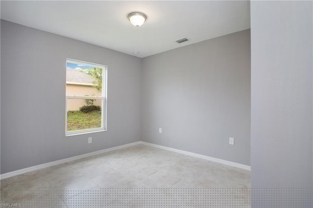 1821 25th St, Cape Coral, FL 33914-16
