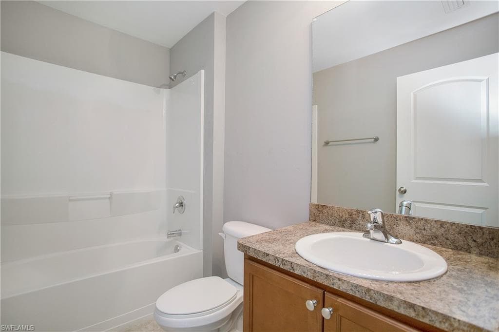1821 25th St, Cape Coral, FL 33914-18