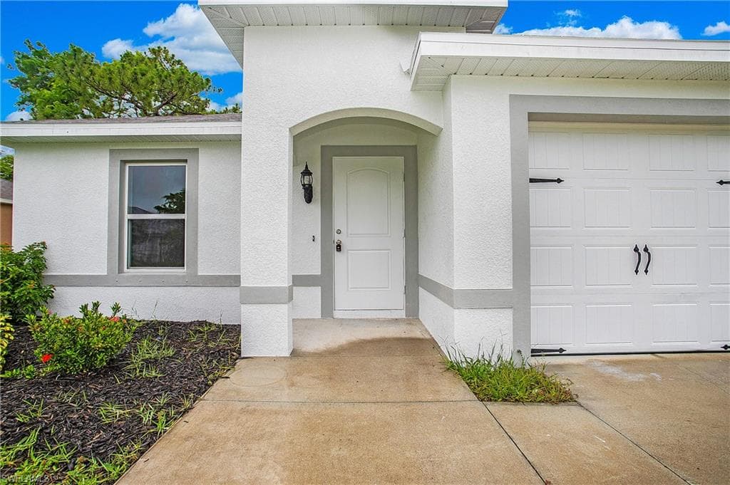 1821 25th St, Cape Coral, FL 33914-21