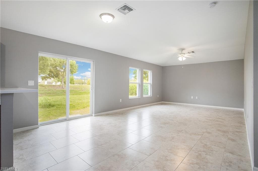 1821 25th St, Cape Coral, FL 33914-8