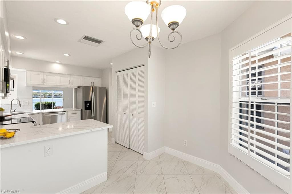 2524 Sailors Way 118, Naples, FL 34109-9
