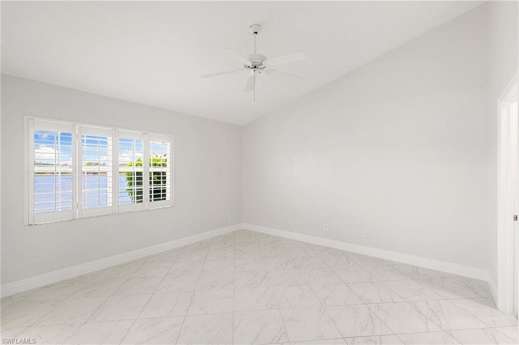 2524 Sailors Way 118, Naples, FL 34109-20