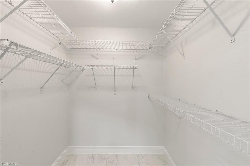 2524 Sailors Way 118, Naples, FL 34109-24