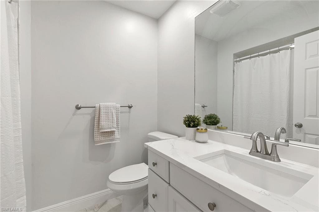 2524 Sailors Way 118, Naples, FL 34109-27