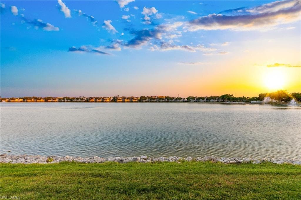 2524 Sailors Way 118, Naples, FL 34109-2