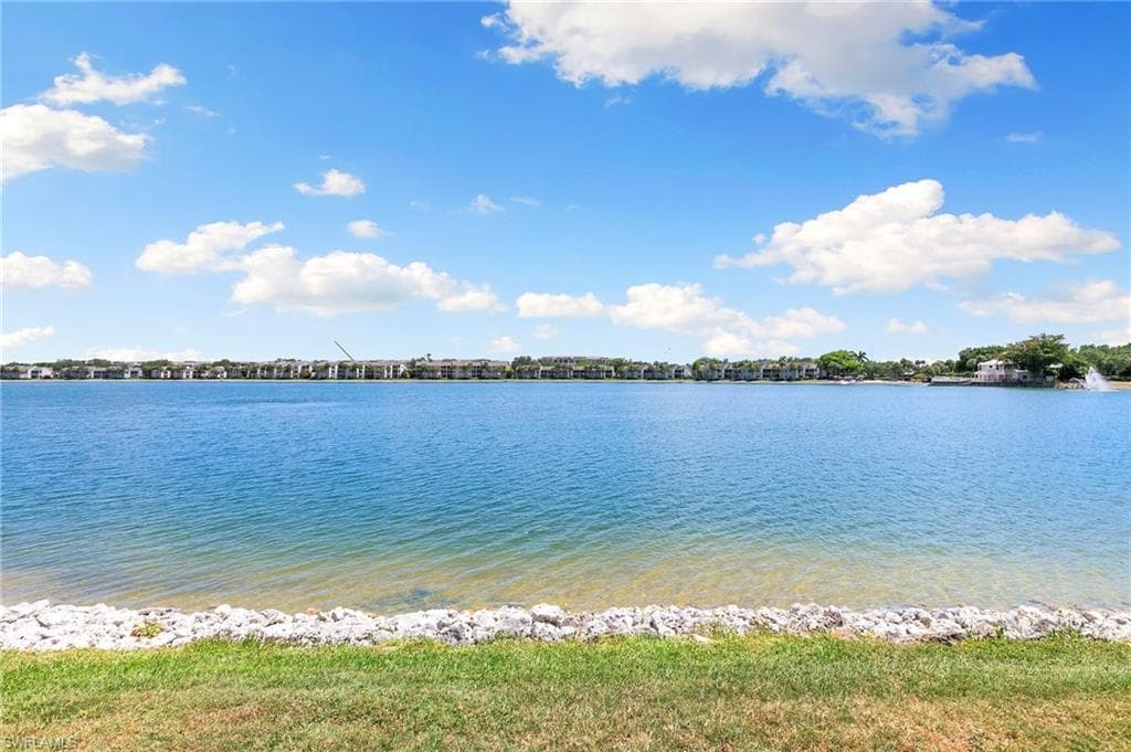 2524 Sailors Way 118, Naples, FL 34109-33