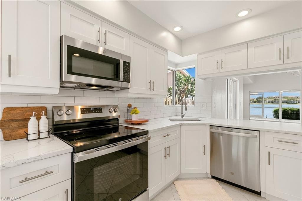 2524 Sailors Way 118, Naples, FL 34109-6