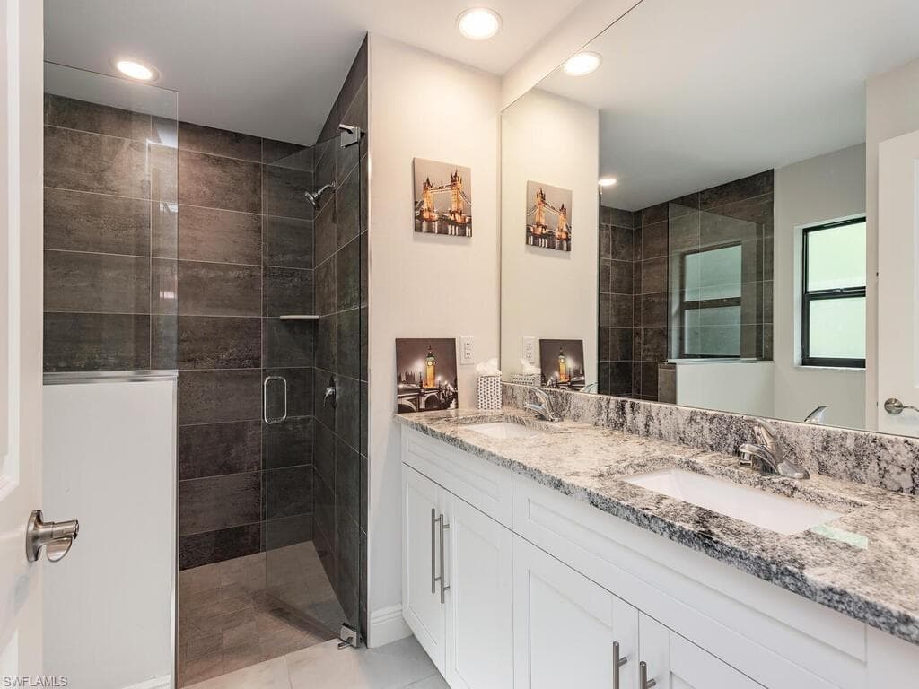 1334 Center Ln, Naples, FL 34110-8