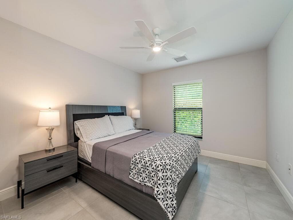 1334 Center Ln, Naples, FL 34110-9