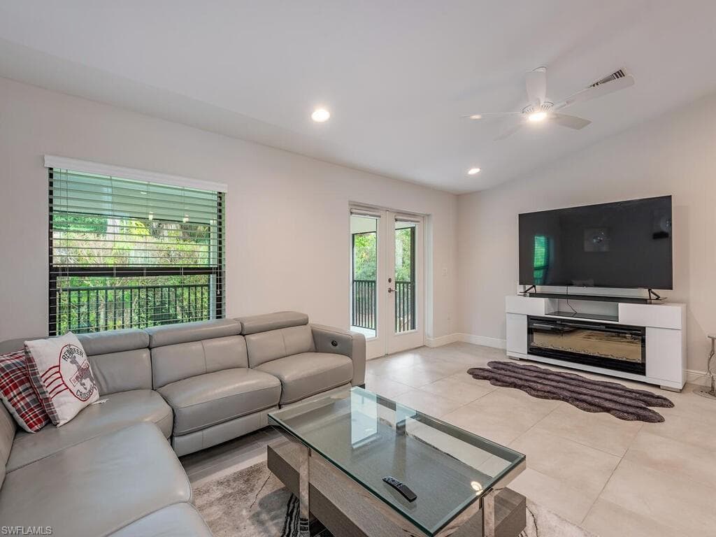 1334 Center Ln, Naples, FL 34110-2