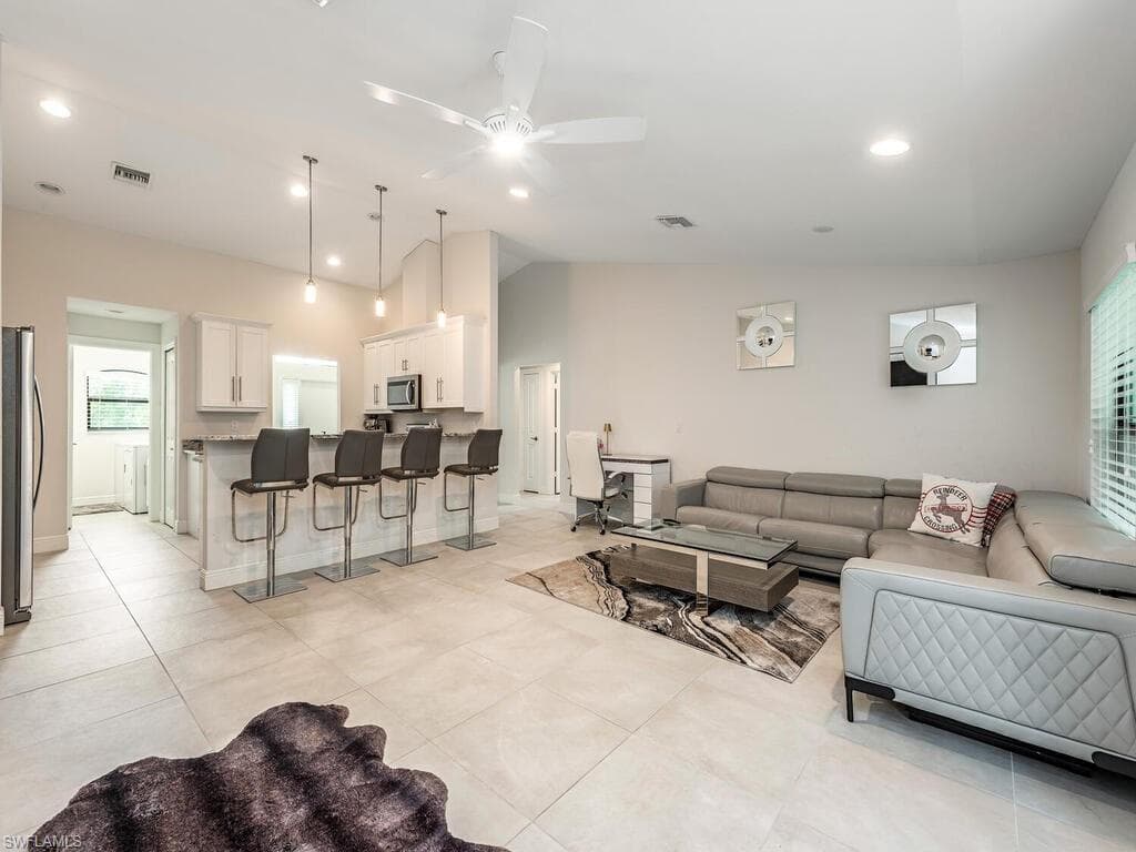 1334 Center Ln, Naples, FL 34110-3