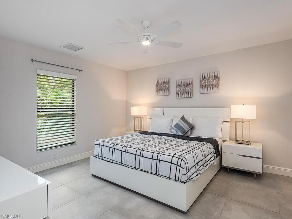 1334 Center Ln, Naples, FL 34110-7