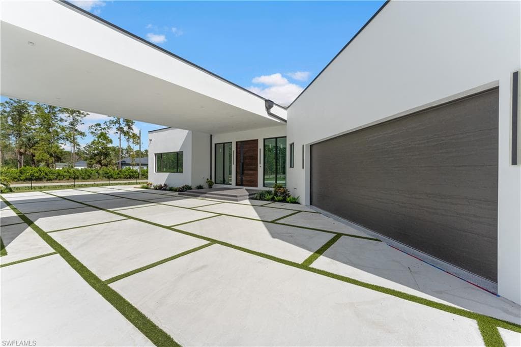 1388 Everglades Blvd N, Naples, FL 34120-9