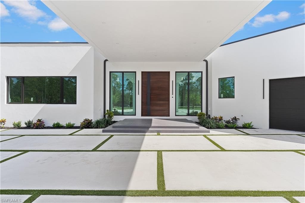 1388 Everglades Blvd N, Naples, FL 34120-11
