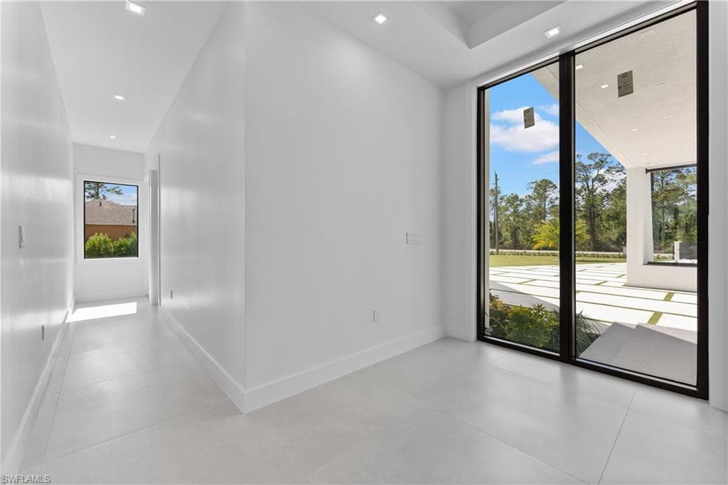 1388 Everglades Blvd N, Naples, FL 34120-20