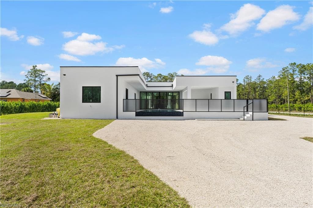 1388 Everglades Blvd N, Naples, FL 34120-40