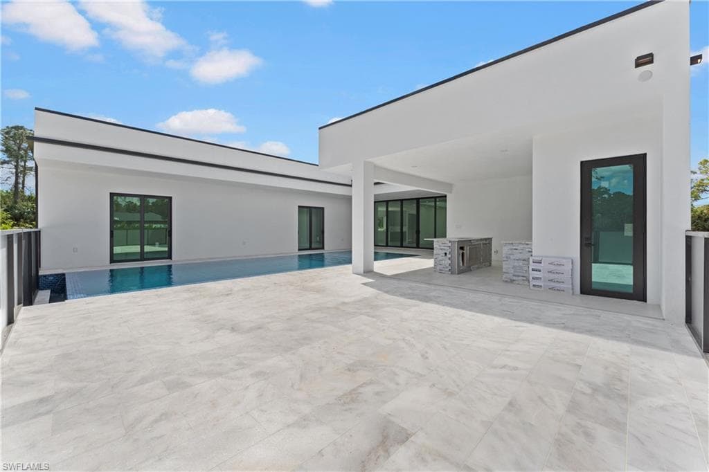 1388 Everglades Blvd N, Naples, FL 34120-41