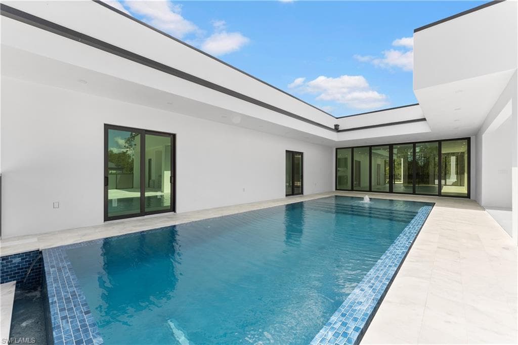 1388 Everglades Blvd N, Naples, FL 34120-42