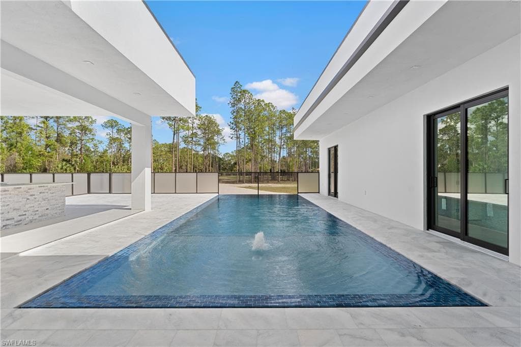 1388 Everglades Blvd N, Naples, FL 34120-43