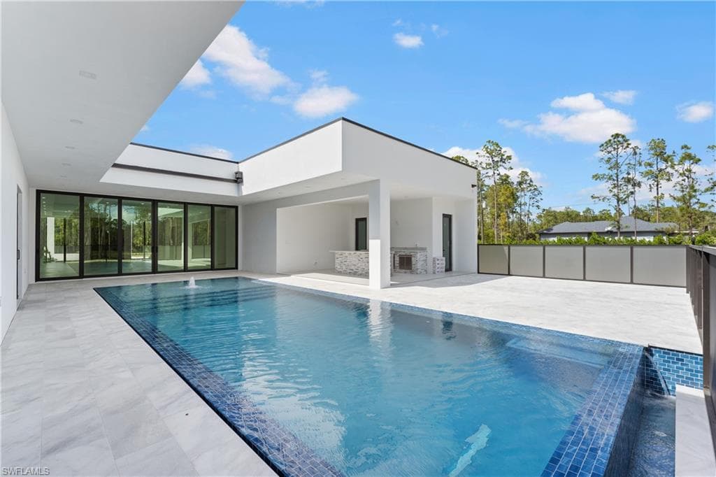 1388 Everglades Blvd N, Naples, FL 34120-46