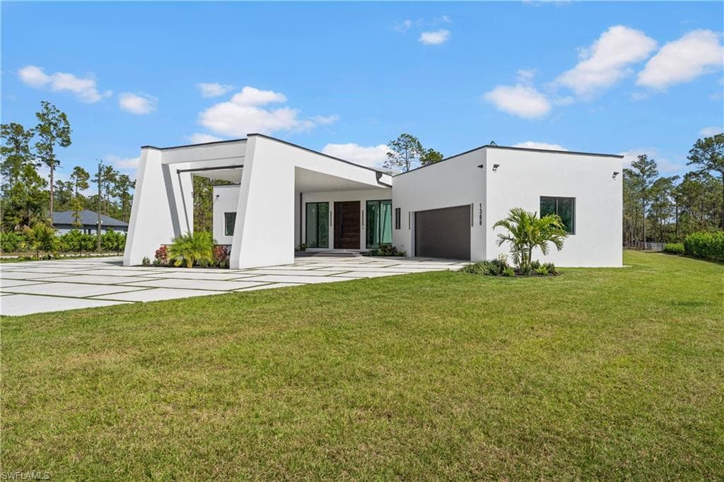 1388 Everglades Blvd N, Naples, FL 34120-5