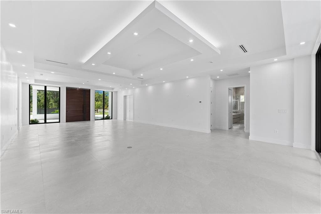 1388 Everglades Blvd N, Naples, FL 34120-6