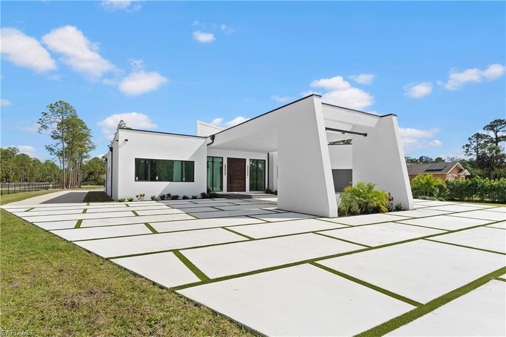 1388 Everglades Blvd N, Naples, FL 34120-7