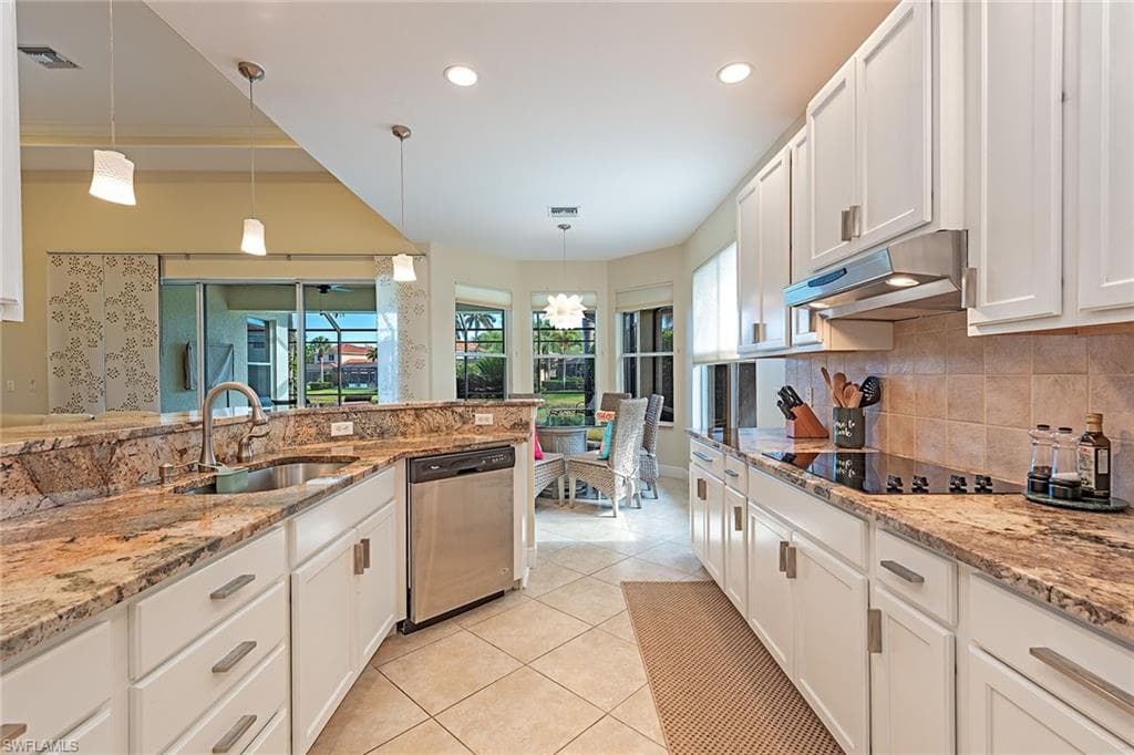 12792 Aviano Dr, Naples, FL 34105-5