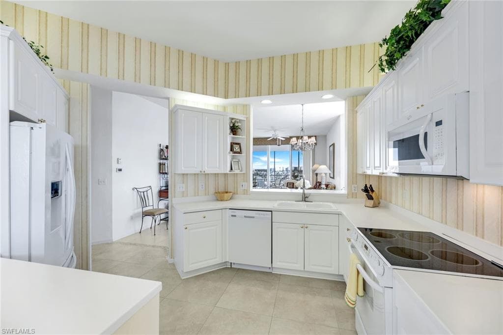 410 Flagship Dr Ph06, Naples, FL 34108-7