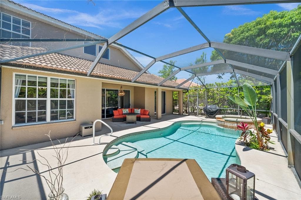6996 Burnt Sienna Cir, Naples, FL 34109-5