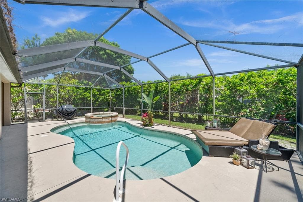 6996 Burnt Sienna Cir, Naples, FL 34109-6